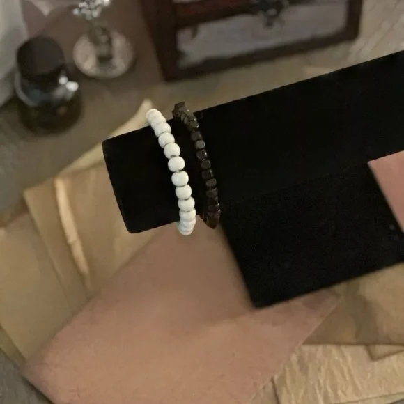 beaded bracelet set in black, white, and green
stylish beaded bracelet set. - Picture 4 of 5